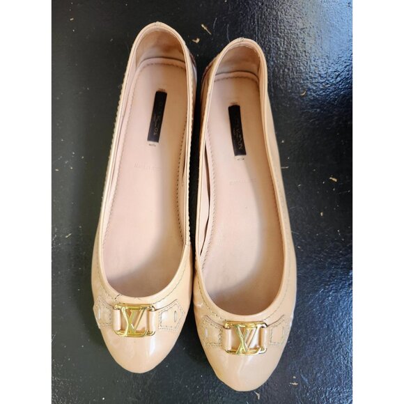 Louis Vuitton Shoes - Louis Vuitton Ballet flats Beige Patent Leather with Gold Hardware US Size 9
